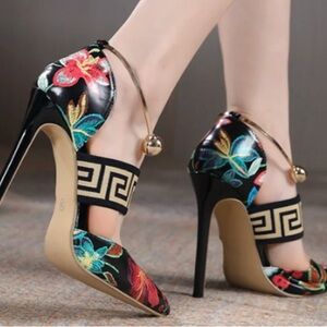 Black and Red High Heeled Sandals with Stiletto Design and Geometric Pat…